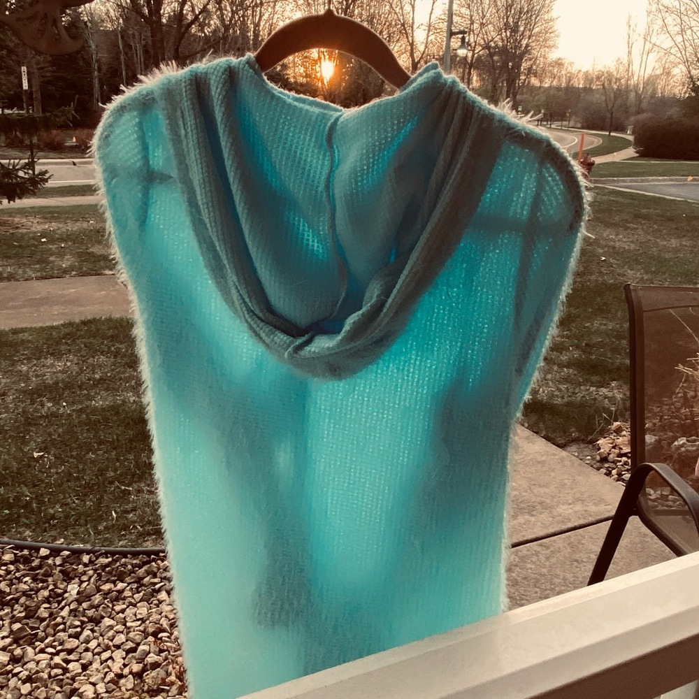 NWOT Sz-XL Girls Soft & Fuzzy w/Pockets House Coat/Day Robe, Bright Blue/Green - Picture 2 of 16